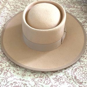 Blush / Tan wide brim adjustable hat